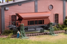 Faller 120323 - H0 - 2 Spindelhebeböcke mit aufgebocktem Waggon